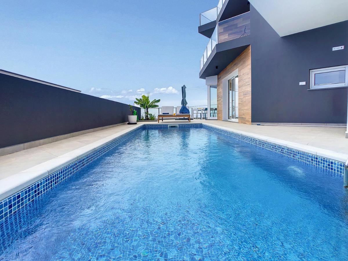 Villa Omar By Lovelystay Canhas Екстер'єр фото